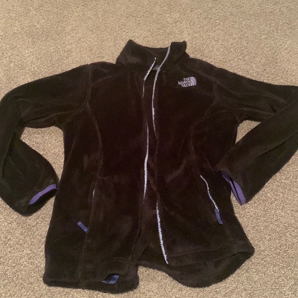 The North Face Girl’s fuzzy jacket. Barely used. Great shape, size 10/12.